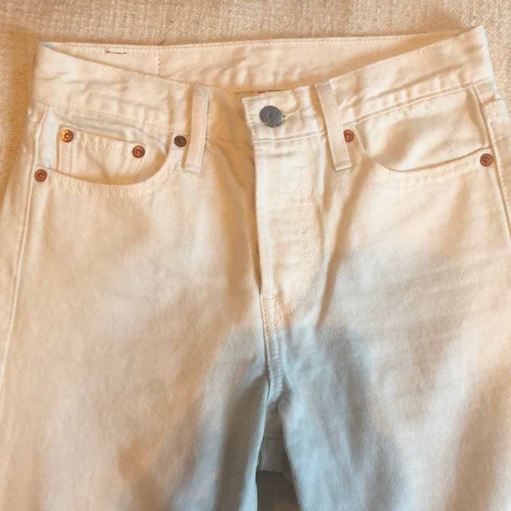 White wedgie Levi jeans